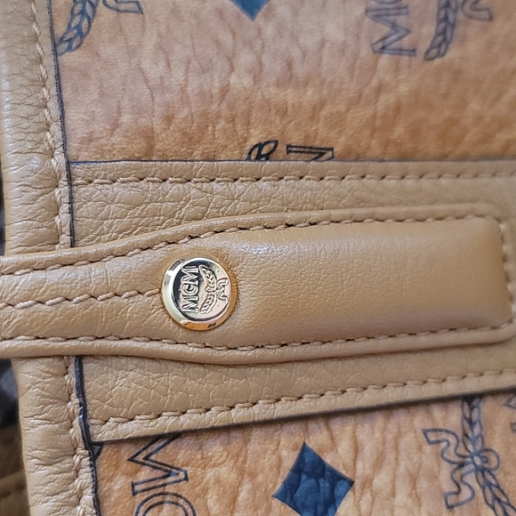 MCM Visetos - Picture 12 of 12